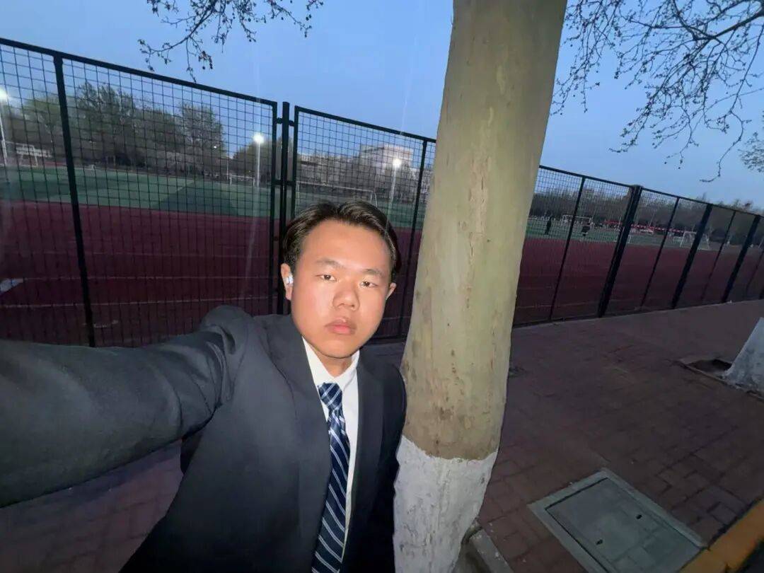 hCr0eKse3r10Vsi1.jpg