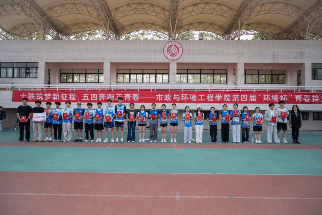 XH7PFPo6dSSLs61Q.jpg