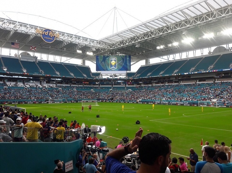 QBS9UFsU08GNAf7B.jpg