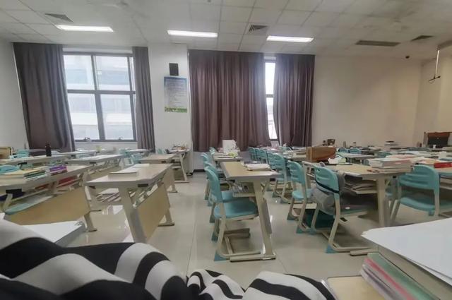 hcq3tOBo8xEZdRDc.jpg