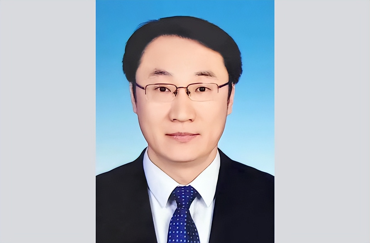YOMtaITLAayAAuri.jpg