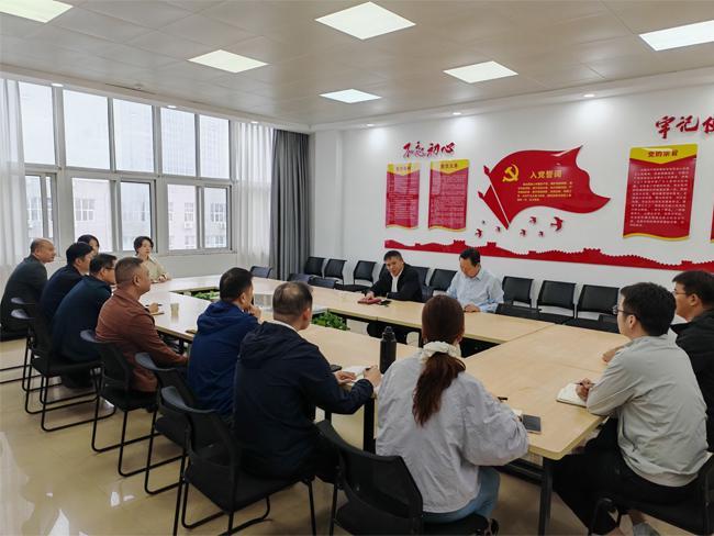 G74tN2Rt5NYYNUuL.jpg
